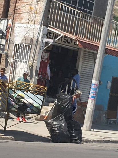 Delito. Con pistola en mano joven asalta a proveedora de miscelánea en Gómez Palacio. (EL SIGLO DE TORREÓN) 