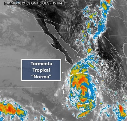 Mantiene vientos máximos de 100 kilómetros por hora y se ubicó a 130 kilómetros al noreste de Isla Socorro, en Colima. (TWITTER)