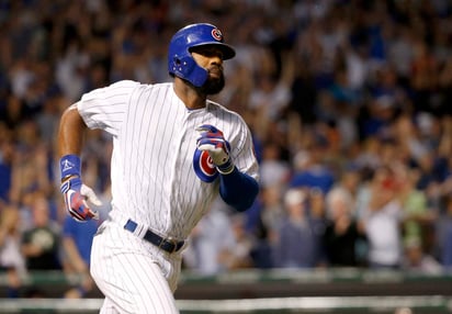 Jason Heyward rompió el empate en la séptima entrada con un sencillo. (Archivo)