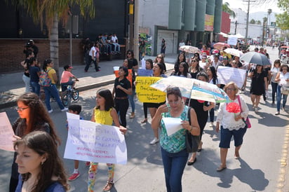 Se organizan. A través de redes sociales mujeres se organizan en busca de mayor seguridad en el transporte. (ARCHIVO)