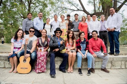 Se suma. Juan Osorio, productor de Mi Marido Tiene Familia, así como el elenco del melodrama planean un show benéfico.