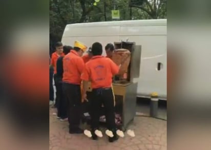 Ofrecieron a voluntarios del terremoto tacos al pastor. (ESPECIAL)