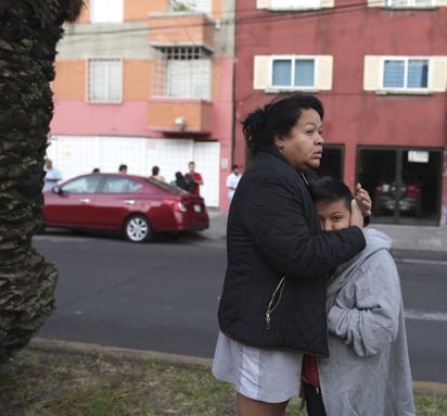 En las primeras 72 horas del evento, en este caso del movimiento telúrico de magnitud 7.1, se empiezan a mostrar signos de crisis emocionales. (EFE)