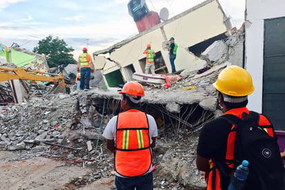 Se unen. Alumnos, maestros y directivos de la UAdeC, viajaron al estado de Morelos para dar apoyo a los damnificados.