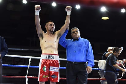 El lerdense Miguel Ángel “Manchita” Ramos logró salir victorioso en el combate estelar de la velada. 