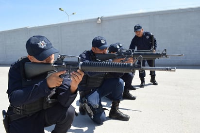 Adiestramiento. En la Academia de la DSPM se les brinda adiestramiento para uso y manejo de armas con áreas de Tiro Virtual y Tiro Real. La mayor parte de la formación es con prácticas. (CORTESÍA)