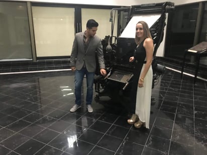 “Cheko” Tinoco y Mariel Williams visitaron El Siglo de Torreón para dar los detalles del evento. (EL SIGLO DE TORREÓN) 