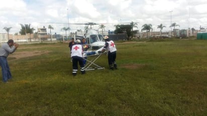 Atención. El infante fue llevado al Hospital Materno Infantil para recibir el tratamiento correspondiente. (EL SIGLO DE TORREÓN)