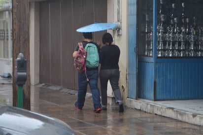 Prevención. Por las lluvias que en La Laguna, Salud Municipal pide a la ciudadanía a extremar precauciones. (ANGÉLICA SANDOVAL) 