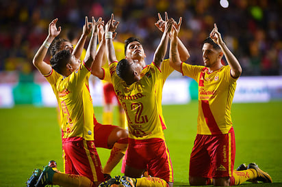 Jugadores del Morelia celebran en juego de lajornada 12.
( Jam Media)
