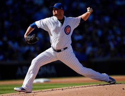 Jon Lester no permitió carreras en cinco entradas de labor en la victoria de Cachorros 9-0 sobre los Rojos de Cincinnati. (AP)