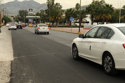 Poco. Ya nada más faltan dos cuadras a la altura del Mercado Alianza para terminar  las obras del Metrobús, según comerciantes. (EL SIGLO DE TORREÓN)