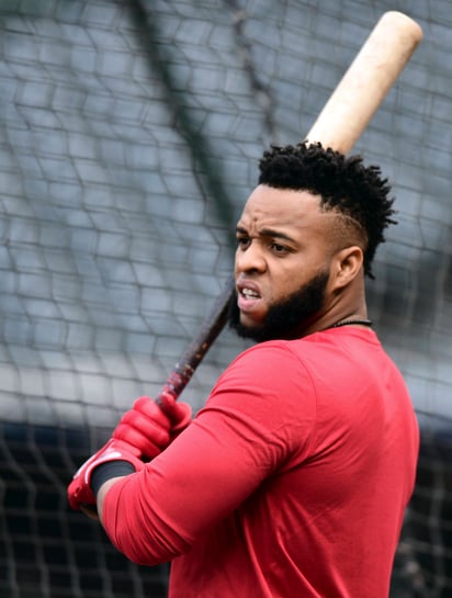 El toletero Carlos Santana, de los Indios de Cleveland, durante el entrenamiento de ayer. (AP)