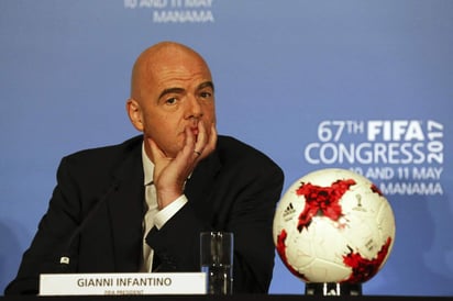 Ante el “gol fantasma” en el juego entre Panamá y Costa Rica, Gianni Infantino dijo que ha llegado el momento del videoarbitraje. (Archivo)