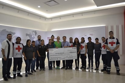 Compartió que la Cruz Roja en México, Corea o en cualquier otro país, organiza actividades para ayudar a quienes más lo necesitan, por eso acudieron con la benemérita institución. (EL SIGLO DE TORREÓN)