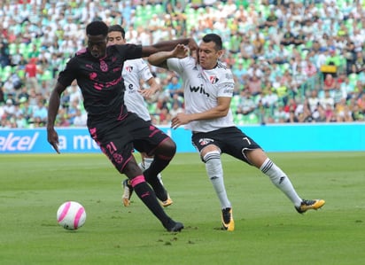 Decididos a ir al ataque los Guerreros del Santos Laguna arrancaron el primer tiempo del partido frente a Atlas. 
