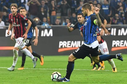 Mauro Icardi anotó de penal el gol de la victoria en el minuto 90. (EFE)
