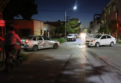 Las unidades involucradas fueron un Seat Cordoba, color gris, con placas de circulación del Estado de Nuevo León y un Chevrolet Aveo, color blanco con placas de Coahuila. (EL SIGLO DE TORREÓN)