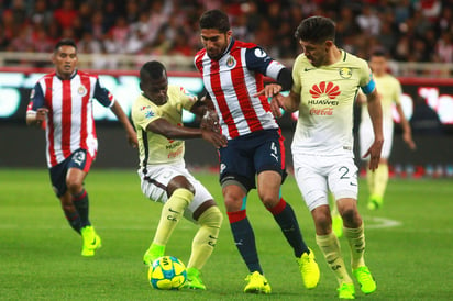 En un duelo en el que el orgullo, más que los tres puntos, está de por medio, América y Guadalajara se enfrentarán este miércoles en el Estadio Azteca a las 21:00 horas para una edición más del clásico nacional.