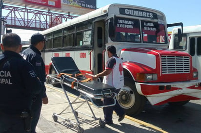 Accidente. Mujer sufre accidente en camión de Gómez. (EL SIGLO DE TORREÓN) 
