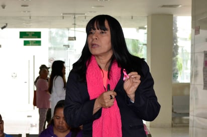 Sobreviviente. Anavelina Vargas comparte su experiencia con el cáncer de mama a través de conferencias que imparte. Ella tiene doble mastectomía. (EDITH GONZÁLEZ)