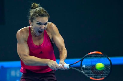 Simona Halep derrotó 6-4, 6-2 a Caroline Garcia. (AP)