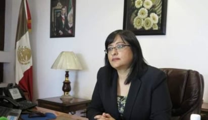 El gobernador de Durango, José Aispuro Torres, informó que ya se solicitó el apoyo de la Interpol para localizar y detener a la exsecretaria de Finanzas, María Cristina Díaz Herrera (imagen) y su hermana Lourdes, exdirectora administrativa de la Secretaría de Salud. (ARCHIVO)