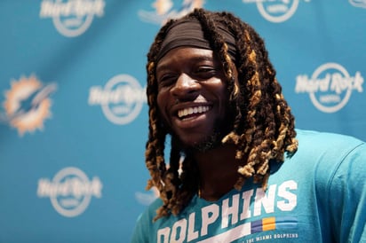 Jay Ajayi llegó a la NFL en el 2015, con los Dolphins ganó 1924 yardas por tierra y anotó en nueve ocasiones. (Archivo)