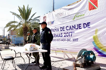 Módulo. Para realizar el canje de armas por dinero en efectivo o despensas, se instalarán esta semana en la colonia 5 de Mayo. (EL SIGLO DE TORREÓN) 