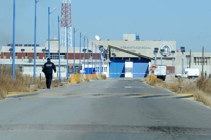 Dijo que por ser un Cefereso de alta seguridad, los reclusos están debidamente confinados en un sitio en el cual no podrían generar problemas hacia el interior. (EL SIGLO DE TORREÓN)