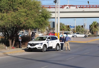 Los daños materiales no fueron de consideración y el personal de peritos únicamente medio entre los conductores de ambas unidades quienes llamaron a sus respectivas aseguradoras para que se hicieran cargo del pago de los daños.  (ESPECIAL)