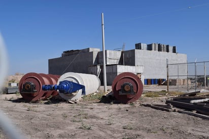 Avance. La planta tratadora tiene un avance del 90 por ciento y el alcalde aseguró que el proyecto no está 'estancado'. (EL SIGLO DE TORREÓN/MARY VÁZQUEZ)