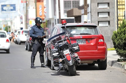 Agentes. Ya se analiza el nuevo reglamento de tránsito para aplicarlo en la ciudad de Durango. (EL SIGLO DE TORREÓN)