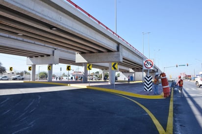 Obras. Fueron 10 puentes los que se construyeron en Torreón durante el sexenio de Rubén Moreira, según afirmó. (FERNANDO COMPEÁN)