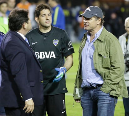 Alejandro Burzaco (d), exejecutivo de la empresa de marketing argentina, testificó ayer en Estados Unidos. (AP)