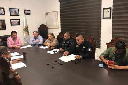 Acuerdo. En la reunión de seguridad se acordó extremar la vigilancia a este fin de semana, pues se juntan los aniversarios. (EL SIGLO DE TORREÓN)