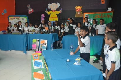 Proyectos. Ayer le tocó a primaria superior participar en esta actividad. Todos los alumnos presentaron sus temas en inglés. (ANGÉLICA SANDOVAL)