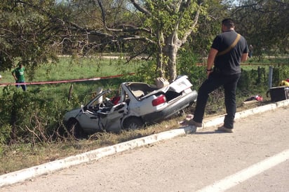 Causa. El conductor de la unidad perdió el control y transitaba con exceso de velocidad.