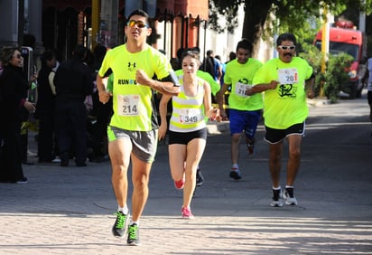 Cada corredor recibirá playera y medalla conmemorativas. (Archivo) Preparan carrera 5 y 10K en San Pedro