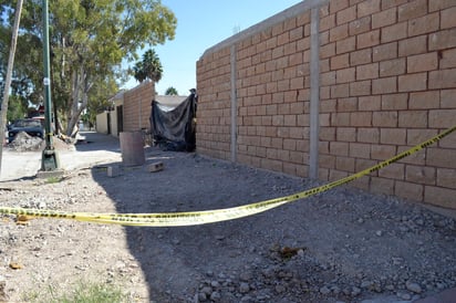 Sin permisos. Empresa construye bodega en colonia residencial y no muestra permisos a vecinos ni tiene su anuencia. (EDITH GONZÁLEZ)