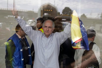 Las aclaraciones no convencieron a Ledezma ni a sus aliados políticos en el país. (AP)
