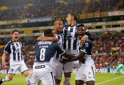 Jugadores de Rayados, durante en el festejo de uno de los goles de Rogelio Funes Mori (Jam Media)