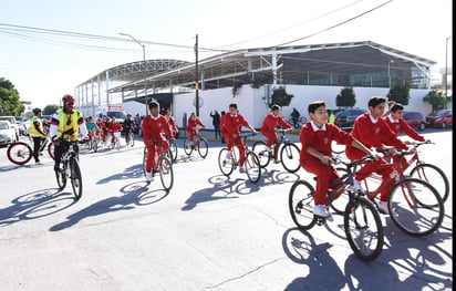 El trayecto comenzó en las instalaciones del Colegio Miguel Ángel en la avenida Abasolo y calle El Siglo de Torreón, para partir con destino hacia el poniente de la ciudad, pasando por el Bosque Venustiano Carranza.  (EL SIGLO DE TORREÓN)