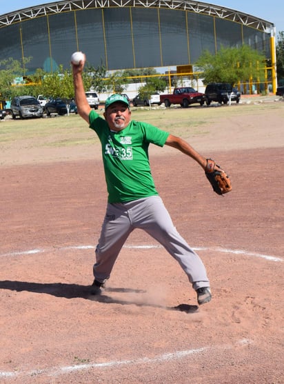 Grandes encuentros se dieron en la jornada anterior en la liga de softbol. Domina pitcheo en softbol de Sección 35