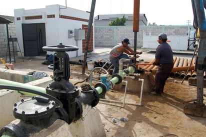 Mantenimiento. El programa de mantenimiento a los pozos registra un avance considerable. (EL SIGLO DE TORREÓN)