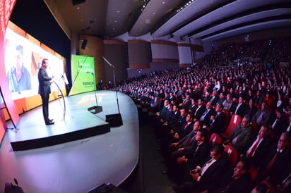 En el Teatro Nazas, Jorge Luis Morán presenta su Cuarto Informe. (FERNANDO COMPEÁN) 