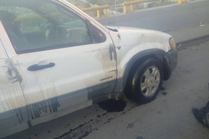 Accidente.  Volcadura en la parte alta del puente Hamburgo.