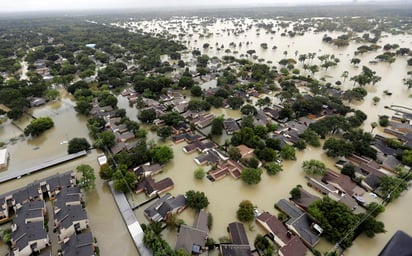 Las huellas del calentamiento global aparecieron por todas partes en las precipitaciones récord del huracán Harvey, confirmando las sospechas de los científicos, de acuerdo con nuevas investigaciones. (AP)