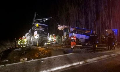 El accidente se produjo en el cruce de una ruta con las vías en la aldea de Millas, 15 kilómetros al oeste de Perpignan, cerca de la frontera con España. (AP)