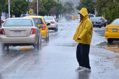 Se registró una ligera precipitación que se prolongó desde la tarde del jueves y hasta lo que va de este viernes. (EL SIGLO DE TORREÓN)